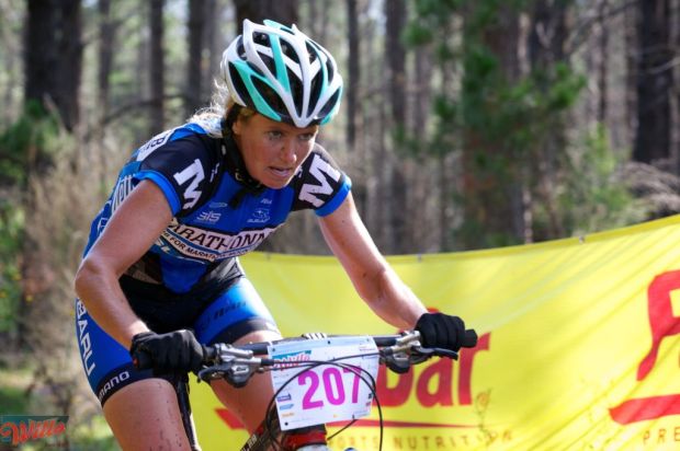 I felt gutted to see Nienke Oostra's race hampered by an irreparable mechanical. She more than made up for it the next weekend with 3rd at the Capital Punishment. Flying!